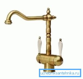 Niektoré materiály samotné majú dobrý vzhľad a pri kontakte s vodou neoxidujú.