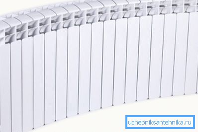 Niektoré úpravy sekčných radiátorov umožňujú zostavenie konštrukcie v polkruhu, je veľmi výhodné, ak máte takéto povrchy Niektoré úpravy sekčných radiátorov umožňujú zostavenie konštrukcie v polkruhu, je veľmi výhodné, ak máte takéto povrchy