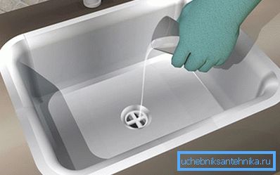 Niektoré formulácie pre takúto prácu môžu byť toxické, a preto pri práci s nimi stojí za použitie osobných ochranných prostriedkov. Niektoré formulácie pre takúto prácu môžu byť toxické, a preto pri práci s nimi stojí za použitie osobných ochranných prostriedkov.