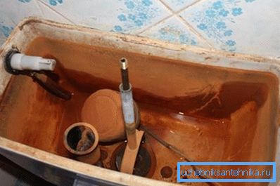 Nesprávne fungovanie nádrže je zdrojom veľkej bolesti hlavy pre majiteľa. Nesprávne fungovanie nádrže je zdrojom veľkej bolesti hlavy pre majiteľa.