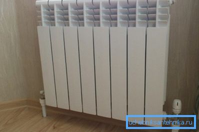 Spodné pripojenie umožňuje skryť zhrnutie komunikácie. Spodné pripojenie umožňuje skryť zhrnutie komunikácie.