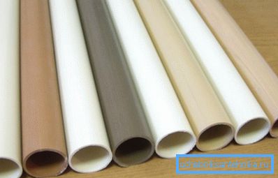 Nízka cena a jednoduchá inštalácia robia plast stále viac a viac populárne. Nízka cena a jednoduchá inštalácia robia plast stále viac a viac populárne.