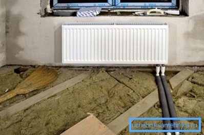 Veľmi výhodné, ak žijete vo svojom dome, keď navrhujete skryť rúry pod podlahovou krytinou - dostanete malú časť systému Veľmi výhodné, ak žijete vo svojom dome, keď navrhujete skryť rúry pod podlahovou krytinou - dostanete malú časť systému
