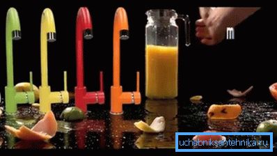 Jednoduché pákové (joystick) farebné kuchynské mixéry Jednoduché pákové (joystick) farebné kuchynské mixéry