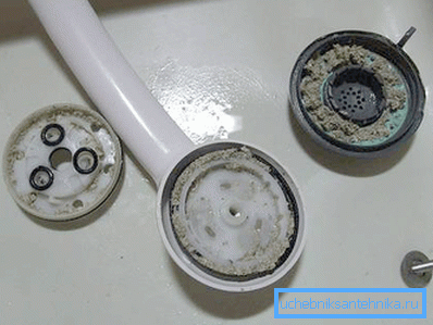 Depozícia minerálneho sedimentu vo vnútornej dutine zariadenia. Depozícia minerálneho sedimentu vo vnútornej dutine zariadenia.