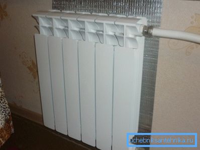 Pred inštaláciou obrazovky na batériu pripojte žiarovku, ktorá odráža teplo Pred inštaláciou obrazovky na batériu pripojte žiarovku, ktorá odráža teplo