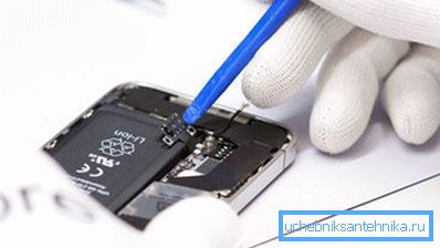 Prvá vec je kompletná demontáž telefónu Prvá vec je kompletná demontáž telefónu