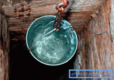 Zásobovanie pitnou vodou bude logické zorganizovať z studne s čistou vodou. Zásobovanie pitnou vodou bude logické zorganizovať z studne s čistou vodou.