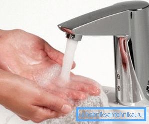 Prečo potrubia bzučia pri otvorení batérie v horúcej alebo studenej vode Prečo potrubia bzučia pri otvorení batérie v horúcej alebo studenej vode