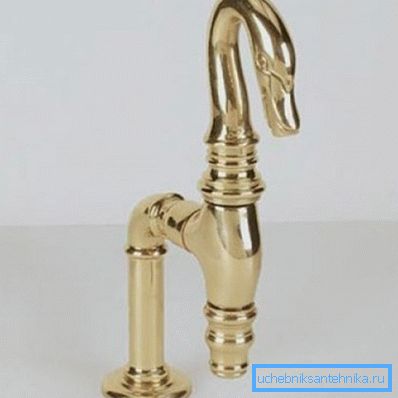 Pozlátený výrobok. Pozlátený výrobok.
