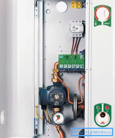 Príkladom elektrického nástenného kotla