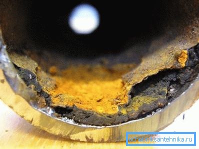 U nových potrubí sú relevantné hodnoty hydraulického sklonu. V priebehu času zvyšuje vápno a hrdza svoj hydraulický odpor a zníži vôľu. U nových potrubí sú relevantné hodnoty hydraulického sklonu. V priebehu času zvyšuje vápno a hrdza svoj hydraulický odpor a zníži vôľu.