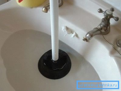 Vyčistenie plunžrového piestu Vyčistenie plunžrového piestu