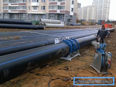 Umiestnenie vodovodu s polyetylénom. Umiestnenie vodovodu s polyetylénom.