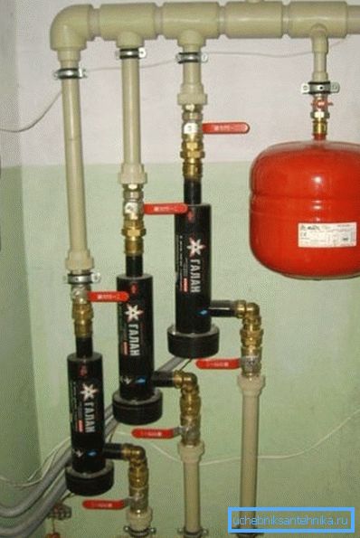 Najjednoduchší typ elektrických systémov používajúcich malé kotly Najjednoduchší typ elektrických systémov používajúcich malé kotly