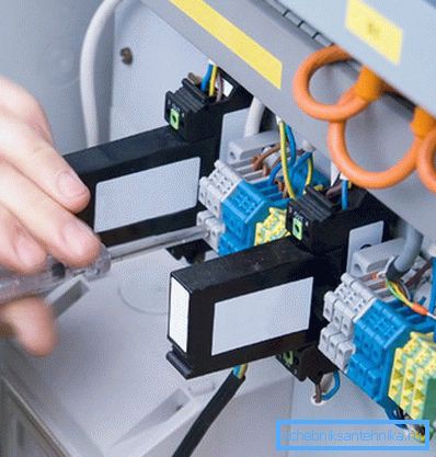 Práca s elektrickými prístrojmi vyžaduje dodržanie pokynov. Práca s elektrickými prístrojmi vyžaduje dodržanie pokynov.