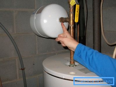 Extender namontovaný na stenu Extender namontovaný na stenu