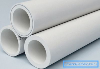 Rôzne typy polypropylénových rúrok vhodné na usporiadanie potrubia Rôzne typy polypropylénových rúrok vhodné na usporiadanie potrubia