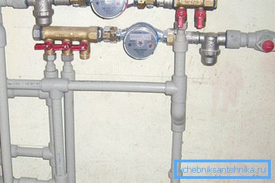 3133 Teraz viac a viac majiteľov domov a bytov radšej používajú plastové rúrky.