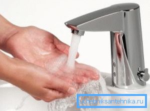 Dotykové elektronické umývadlá sú veľmi pohodlné. Dotykové elektronické umývadlá sú veľmi pohodlné.