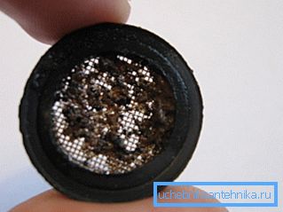 Sieťový filter by sa mal čistiť pravidelne. Sieťový filter by sa mal čistiť pravidelne.