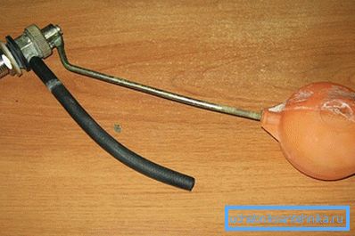 Ohnutím tyče môžete nastaviť hladinu vody v nádrži Ohnutím tyče môžete nastaviť hladinu vody v nádrži