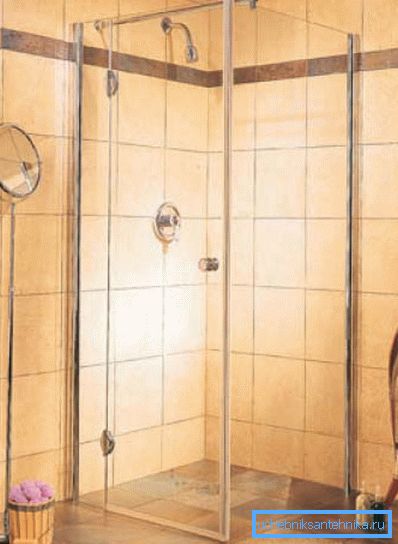 Sklenené závesy pre sprchovací kút bez palety Sklenené závesy pre sprchovací kút bez palety