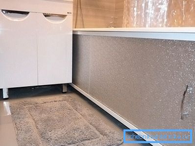 Obrazovka skleneného kúpeľa Obrazovka skleneného kúpeľa