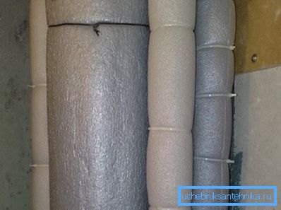 Stohovače sa prevalcujú polyetylénovou penou.