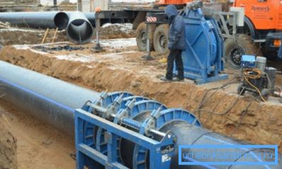 Zváranie HDPE potrubia na tupo. Zváranie HDPE potrubia na tupo.