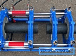 Tutové zváranie polyetylénových rúrok pomocou špeciálneho zariadenia Tutové zváranie polyetylénových rúrok pomocou špeciálneho zariadenia