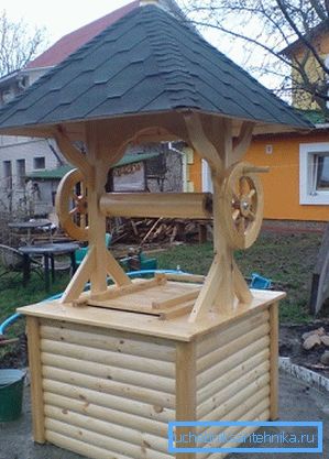 Zhora môžete nainštalovať vodovod a ochranu vo forme domu Zhora môžete nainštalovať vodovod a ochranu vo forme domu