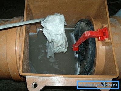 Takéto nečistoty môžu rušiť činnosť ventilu. Takéto nečistoty môžu rušiť činnosť ventilu.