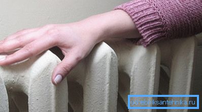 Teplota batérií je prepojená s vonkajším počasím. Teplota batérií je prepojená s vonkajším počasím.