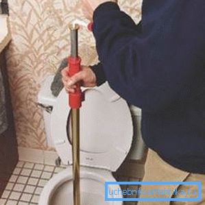 Kábel sa musí jemne otočiť, aby nedošlo k poškodeniu kanalizácie. Kábel sa musí jemne otočiť, aby nedošlo k poškodeniu kanalizácie.