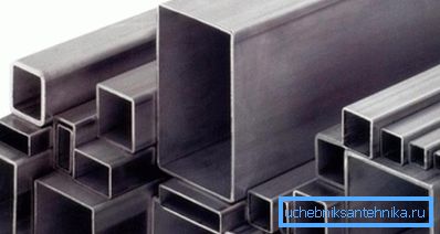 Štvorcové trubice sú obľúbeným stavebným materiálom. Štvorcové trubice sú obľúbeným stavebným materiálom.