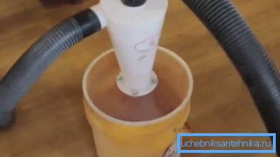 Cyklón z trubice.