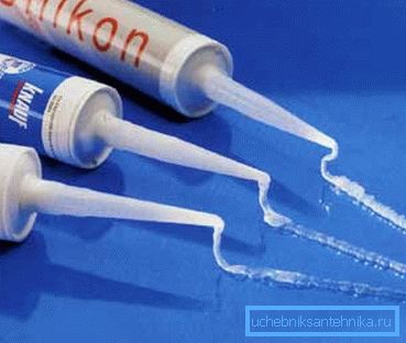 Vana so silikónovým tmelom musí byť v skrini Vana so silikónovým tmelom musí byť v skrini