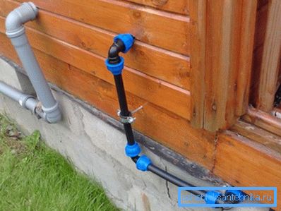 Pozemok z polyetylénovej chaty. Pozemok z polyetylénovej chaty.