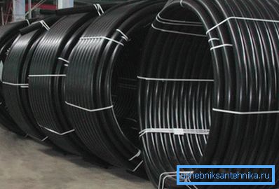 Úžasná plasticita HDPE umožňuje ich otočiť do takých zvitkov, čo značne uľahčuje prepravu a skladovanie. Úžasná plasticita HDPE umožňuje ich otočiť do takých zvitkov, čo značne uľahčuje prepravu a skladovanie.