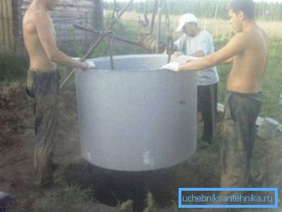 Nainštalujte prvé dva krúžky.