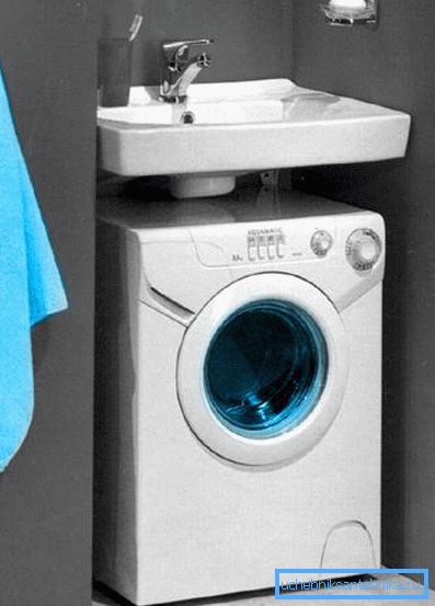 Zariadenia vybavené čerpacím zariadením môžu byť umiestnené pod úrovňou inštalácie iných inštalačných prípravkov. Zariadenia vybavené čerpacím zariadením môžu byť umiestnené pod úrovňou inštalácie iných inštalačných prípravkov.