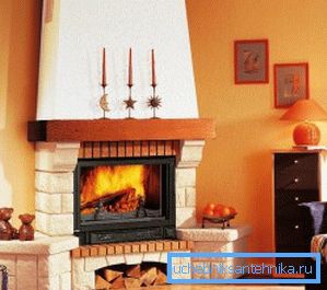 Na rozdiel od kotla môže byť v obytnej štvrti inštalovaný krb. Na rozdiel od kotla môže byť v obytnej štvrti inštalovaný krb.