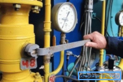 V suteréne nových domov bolo miesto ventilov odobraté guľovými ventilmi. V suteréne nových domov bolo miesto ventilov odobraté guľovými ventilmi.