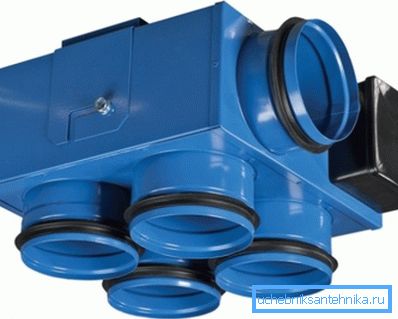 Vstupné a výstupné dýzy multizónového odstredivého ventilátora. Vstupné a výstupné dýzy multizónového odstredivého ventilátora.