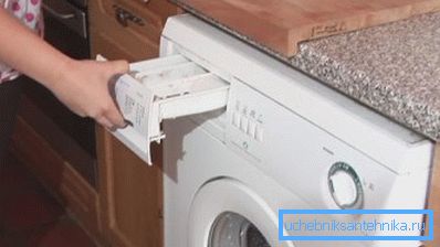 Voda sa naleje priamo do tohto oddelenia. Voda sa naleje priamo do tohto oddelenia.