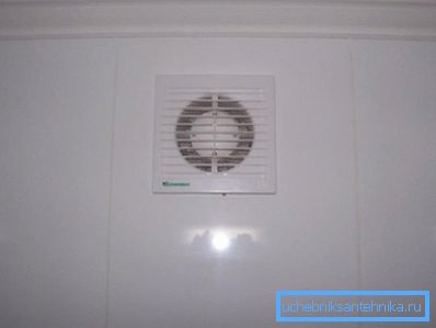 Výfukový otvor s ventilátorom Výfukový otvor s ventilátorom