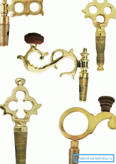 Uzamykacia časť samovaru je prototyp moderných uzamykacích žeriavov Uzamykacia časť samovaru je prototyp moderných uzamykacích žeriavov